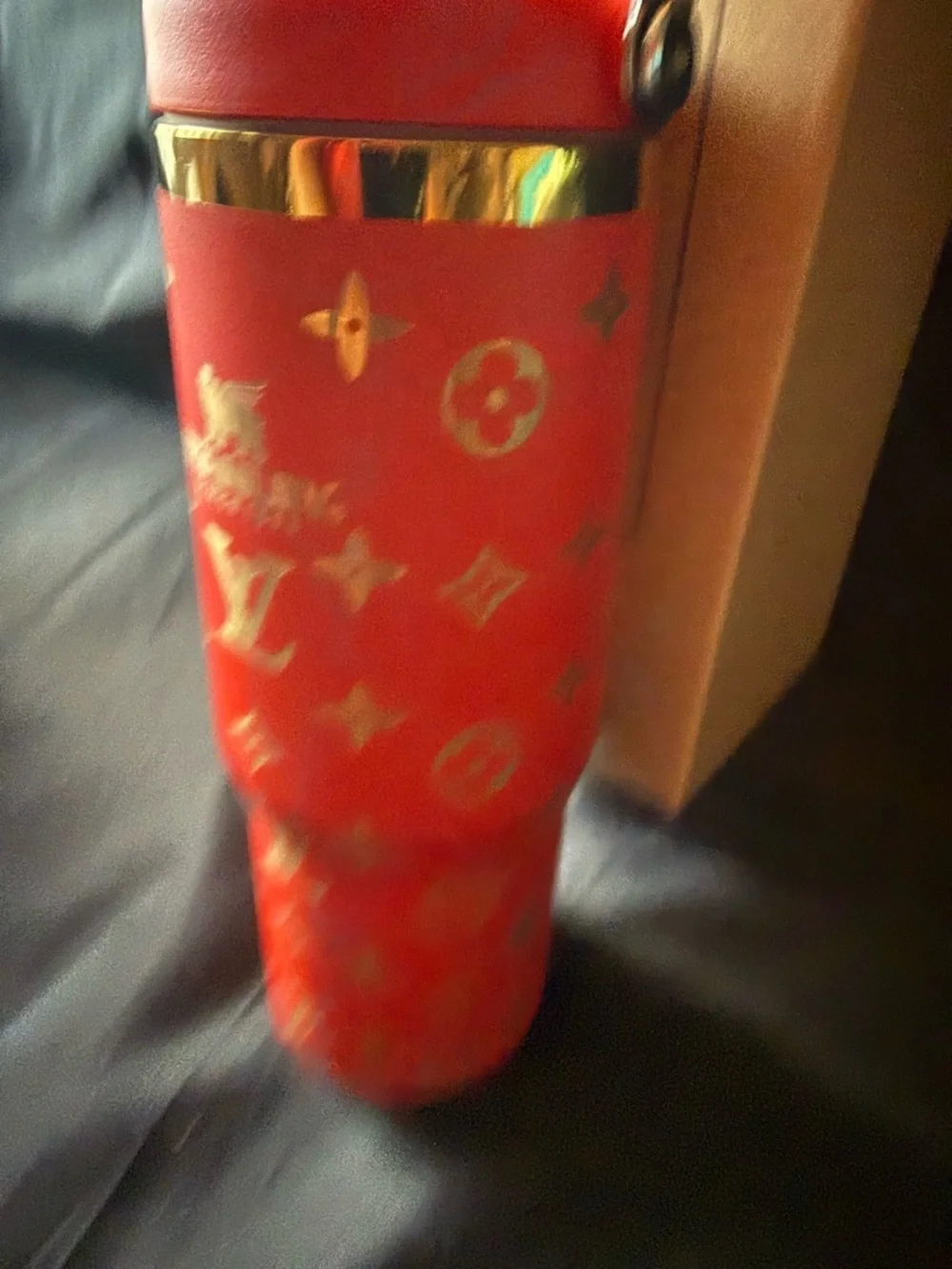 New Stanley 30oz Laser LEngravedV Red & Gold Insulated With Handle and Flip Top - Picture 3 of 7